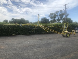 Wallaroo large loop electric tractor cantilever package